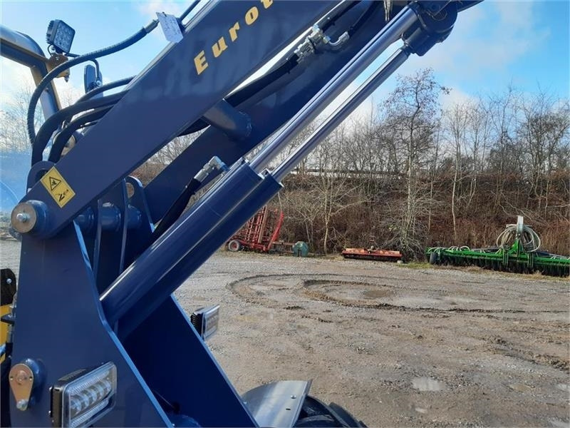 수확기 Eurotrac W12 F mellem tårn : 사진 9