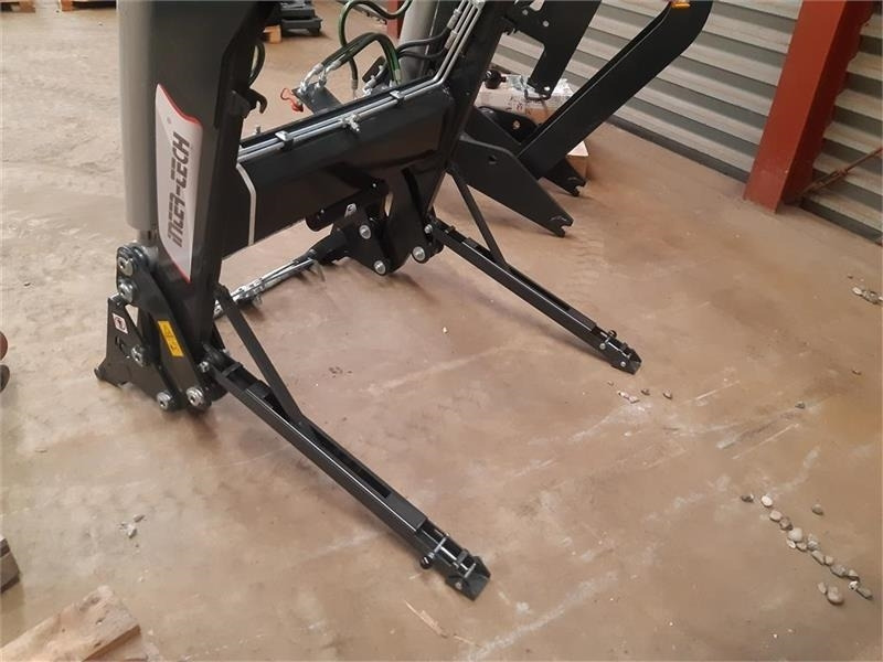 Inter-Tech 1600 - 트랙터용 프론트 로더 : 사진 2 Inter-Tech 1600 - 트랙터용 프론트 로더 : 사진 2
