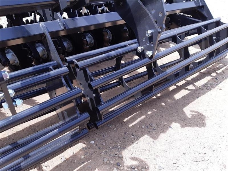 Inter-Tech Diskharve 4 meter J-Maskiner 4 meter med hydraulis - 체인 해로 : 사진 2 Inter-Tech Diskharve 4 meter J-Maskiner 4 meter med hydraulis - 체인 해로 : 사진 2