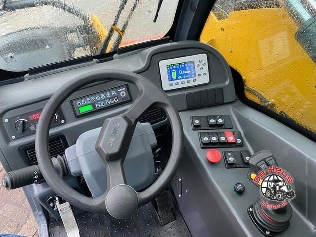 - - - XCMG XC6-2506E - 텔레스코픽 핸들러 : 사진 4 - - - XCMG XC6-2506E - 텔레스코픽 핸들러 : 사진 4