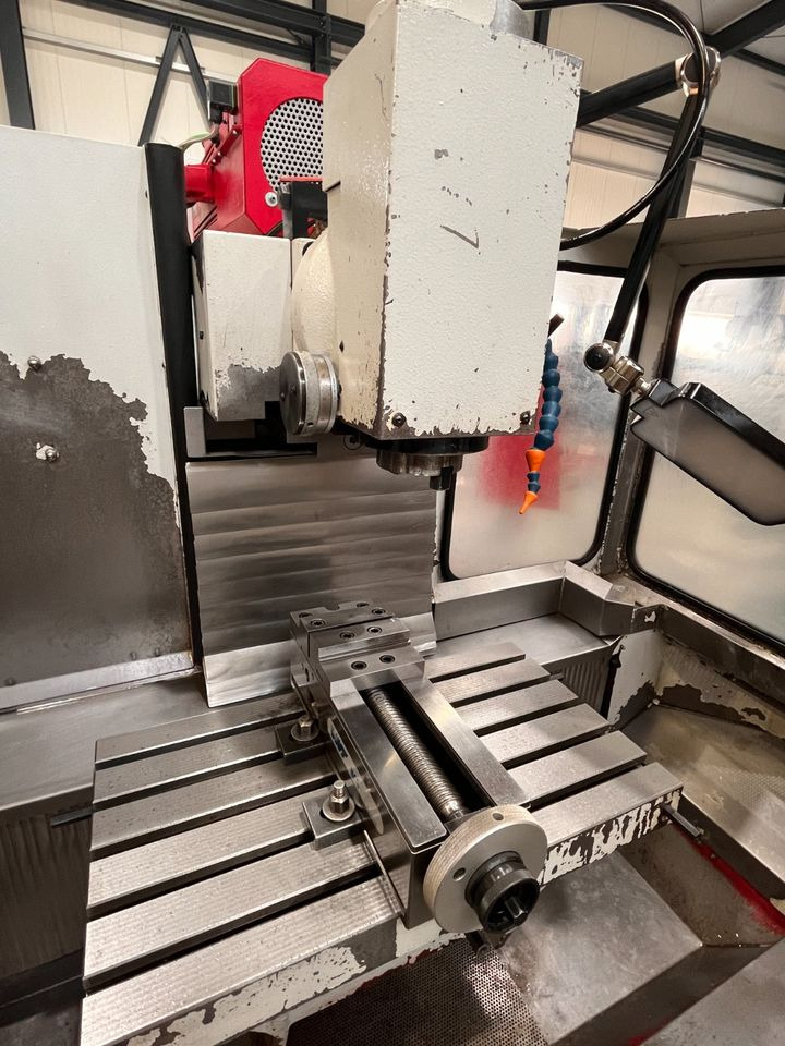 Werkzeugfräsmaschine Fräsmaschine KUNZMANN WF 4/3 TNC124 - 밀링 머신 : 사진 4 Werkzeugfräsmaschine Fräsmaschine KUNZMANN WF 4/3 TNC124 - 밀링 머신 : 사진 4