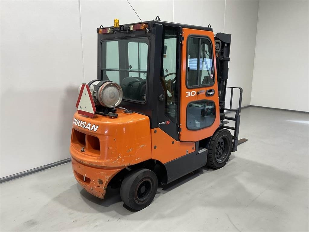 Doosan G30E-5 - LPG 지게차 : 사진 2 Doosan G30E-5 - LPG 지게차 : 사진 2
