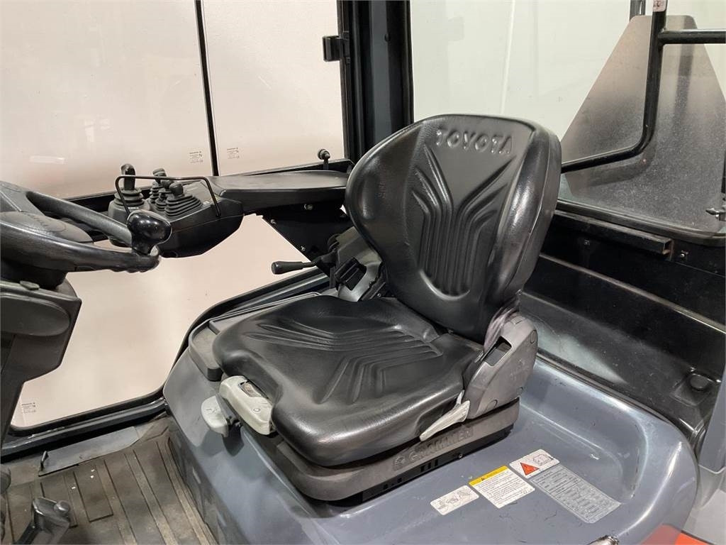 Toyota 40-8FD40N - 디젤 지게차 : 사진 5 Toyota 40-8FD40N - 디젤 지게차 : 사진 5