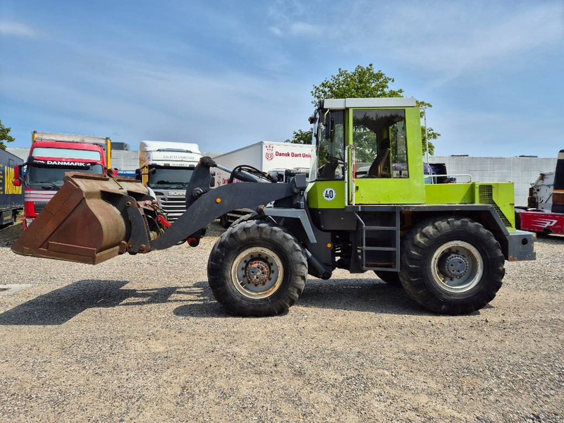 O & K L15 With bucket and quickshift - 휠 로더 : 사진 2 O & K L15 With bucket and quickshift - 휠 로더 : 사진 2