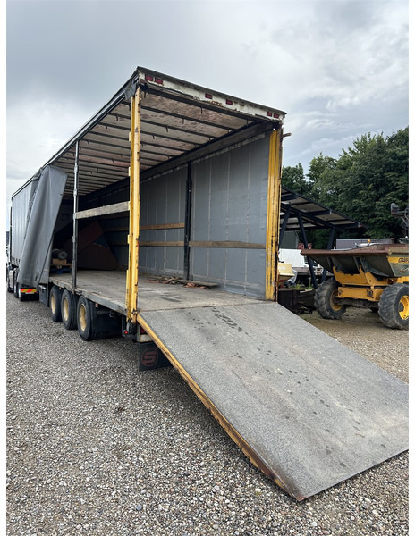 Schmitz Cargobull Machine transport trailer with bag ramp - 세미 트레일러 : 사진 1 Schmitz Cargobull Machine transport trailer with bag ramp - 세미 트레일러 : 사진 1