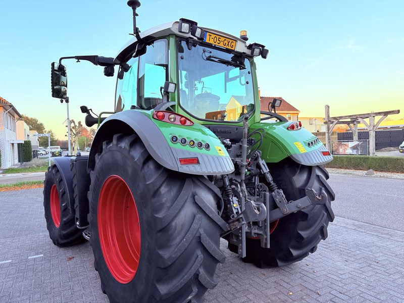 Fendt 724 S4 Profi Plus - 장궤형 트랙터 : 사진 3 Fendt 724 S4 Profi Plus - 장궤형 트랙터 : 사진 3
