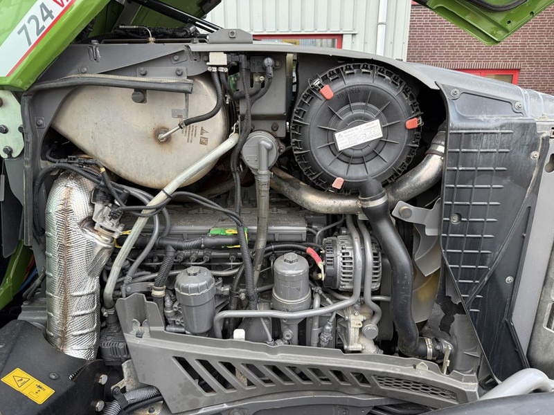 장궤형 트랙터 Fendt 724 Vario Gen 6 Profi Plus : 사진 12