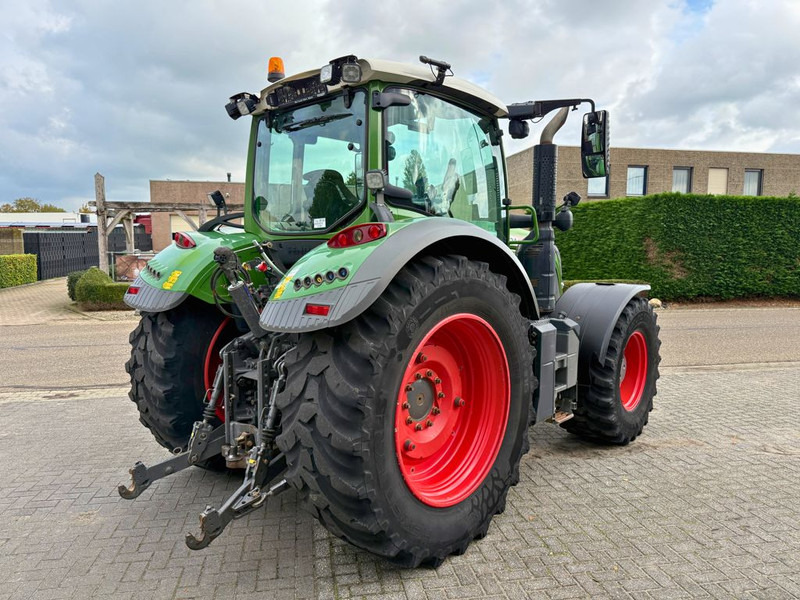 Fendt 724 Vario S4 Profiplus - 장궤형 트랙터 : 사진 3 Fendt 724 Vario S4 Profiplus - 장궤형 트랙터 : 사진 3