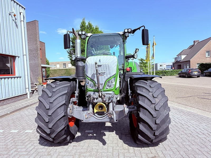 Fendt FENDT 720 Profi Plus - 장궤형 트랙터 : 사진 4 Fendt FENDT 720 Profi Plus - 장궤형 트랙터 : 사진 4