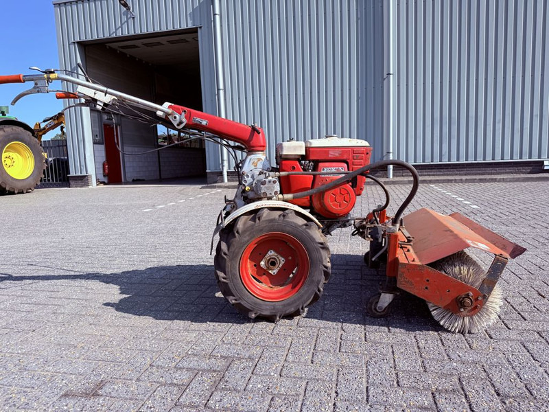 Honda F800 Veegmachine - 거리 청소 차량 : 사진 4 Honda F800 Veegmachine - 거리 청소 차량 : 사진 4