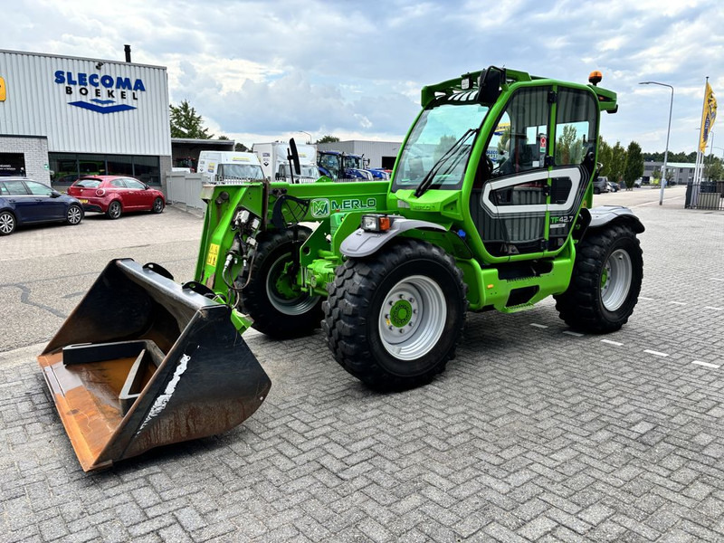 Merlo TF42.7-145 CVTRONIC - 텔레스코픽 핸들러 : 사진 1 Merlo TF42.7-145 CVTRONIC - 텔레스코픽 핸들러 : 사진 1