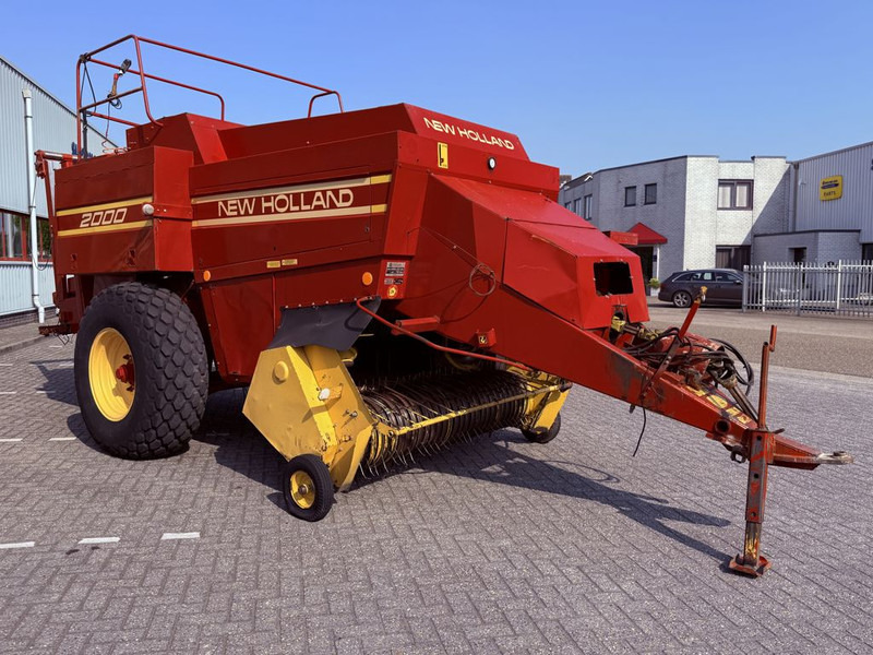 New Holland D2000 Big Baler - 정사각 베일러 : 사진 1 New Holland D2000 Big Baler - 정사각 베일러 : 사진 1