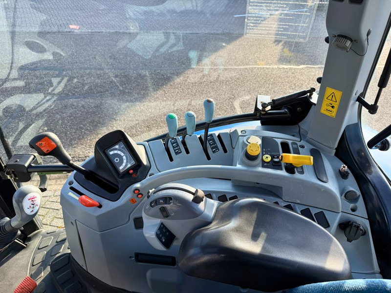 장궤형 트랙터 New Holland T6010 Plus + 750TL Voorlader : 사진 13 장궤형 트랙터 New Holland T6010 Plus + 750TL Voorlader : 사진 13