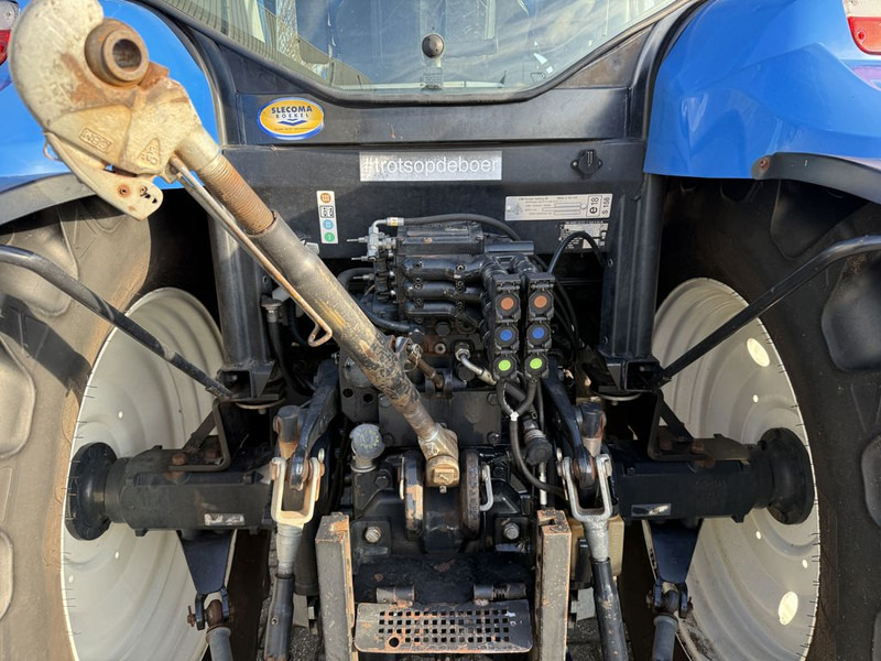 장궤형 트랙터 New Holland T6010 Plus + 750TL Voorlader : 사진 9 장궤형 트랙터 New Holland T6010 Plus + 750TL Voorlader : 사진 9