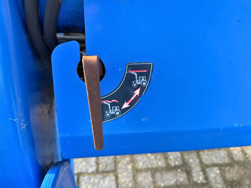 장궤형 트랙터 New Holland T6010 Plus + 750TL Voorlader : 사진 12 장궤형 트랙터 New Holland T6010 Plus + 750TL Voorlader : 사진 12