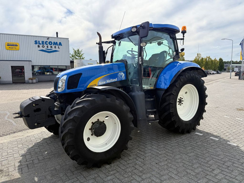 New Holland T6070 Elite - 장궤형 트랙터 : 사진 2 New Holland T6070 Elite - 장궤형 트랙터 : 사진 2
