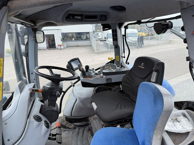 New Holland T7.210 Auto Command - 장궤형 트랙터 : 사진 5 New Holland T7.210 Auto Command - 장궤형 트랙터 : 사진 5