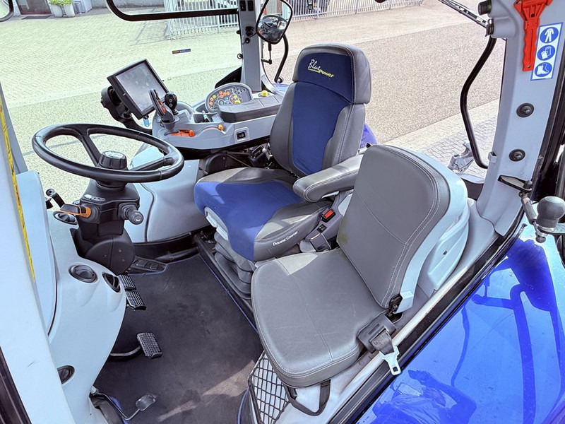 New Holland T7.270 AutoCommand Blue Power – Stage V - 장궤형 트랙터 : 사진 4 New Holland T7.270 AutoCommand Blue Power – Stage V - 장궤형 트랙터 : 사진 4