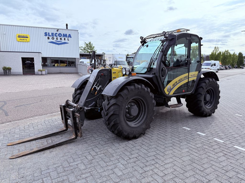 New Holland TH6.36 PLUS - 텔레스코픽 핸들러 : 사진 1 New Holland TH6.36 PLUS - 텔레스코픽 핸들러 : 사진 1