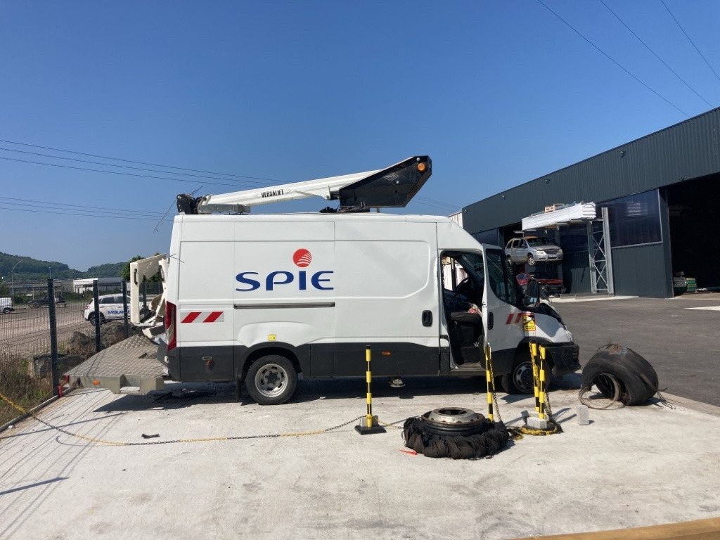 IVECO DAILY FOURGON 50C18 - 트럭 탑재 고가작업 플랫폼 : 사진 2 IVECO DAILY FOURGON 50C18 - 트럭 탑재 고가작업 플랫폼 : 사진 2