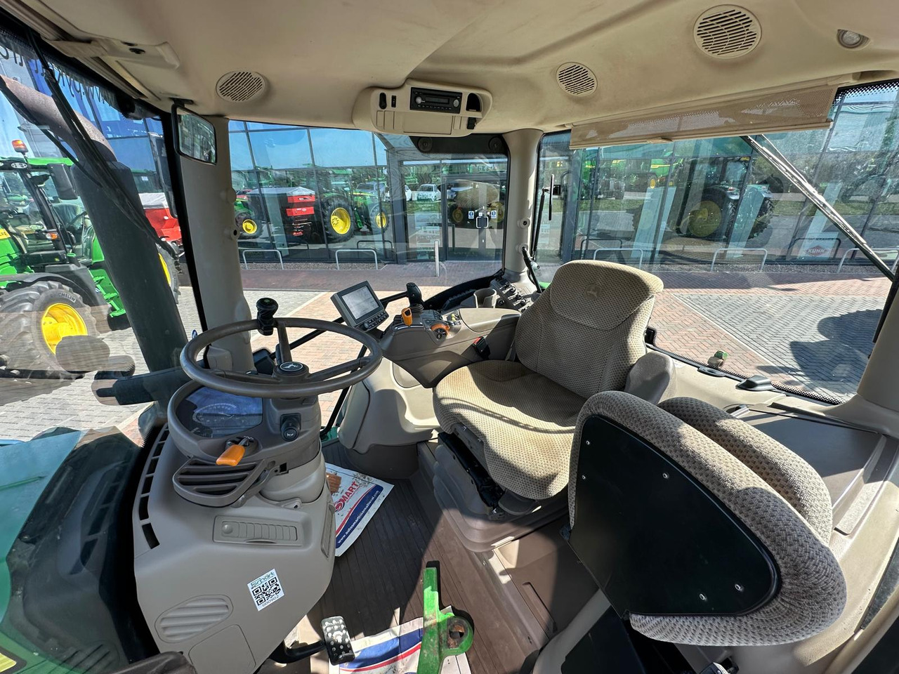 JOHN DEERE 6135R - 장궤형 트랙터 : 사진 3 JOHN DEERE 6135R - 장궤형 트랙터 : 사진 3