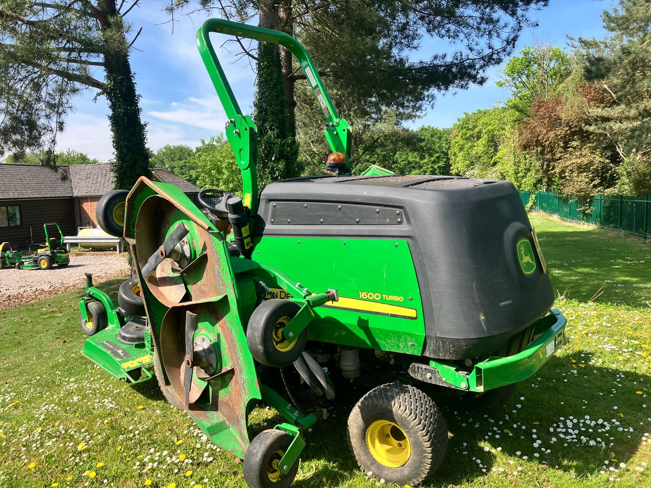 John Deere 1600T Wide Area Mower - 정원 모어 : 사진 5 John Deere 1600T Wide Area Mower - 정원 모어 : 사진 5