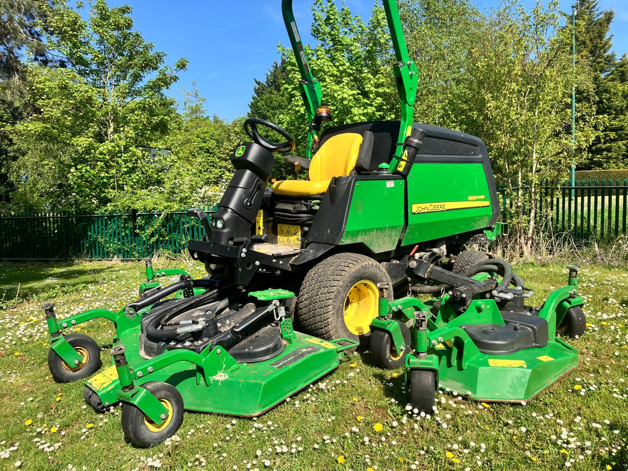John Deere 1600T Wide Area Mower - 정원 모어 : 사진 3 John Deere 1600T Wide Area Mower - 정원 모어 : 사진 3