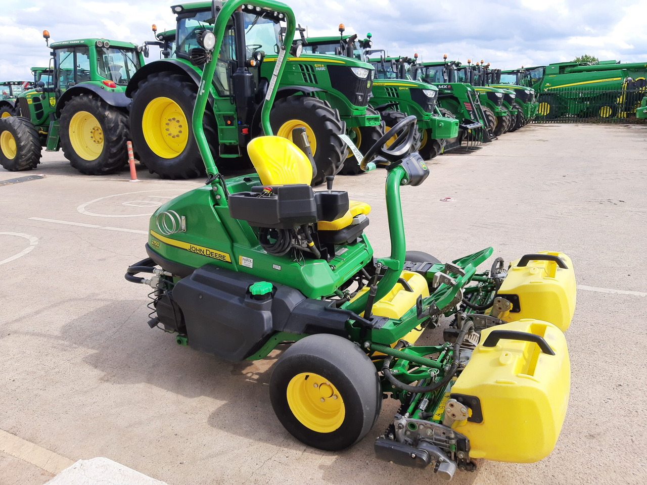 John Deere 2750E Greens Triple - 기타 기계 : 사진 3 John Deere 2750E Greens Triple - 기타 기계 : 사진 3