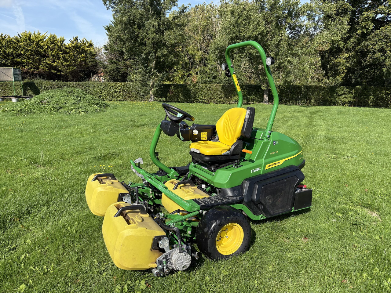 John Deere 2750E Triple Mower - 정원 모어 : 사진 1 John Deere 2750E Triple Mower - 정원 모어 : 사진 1