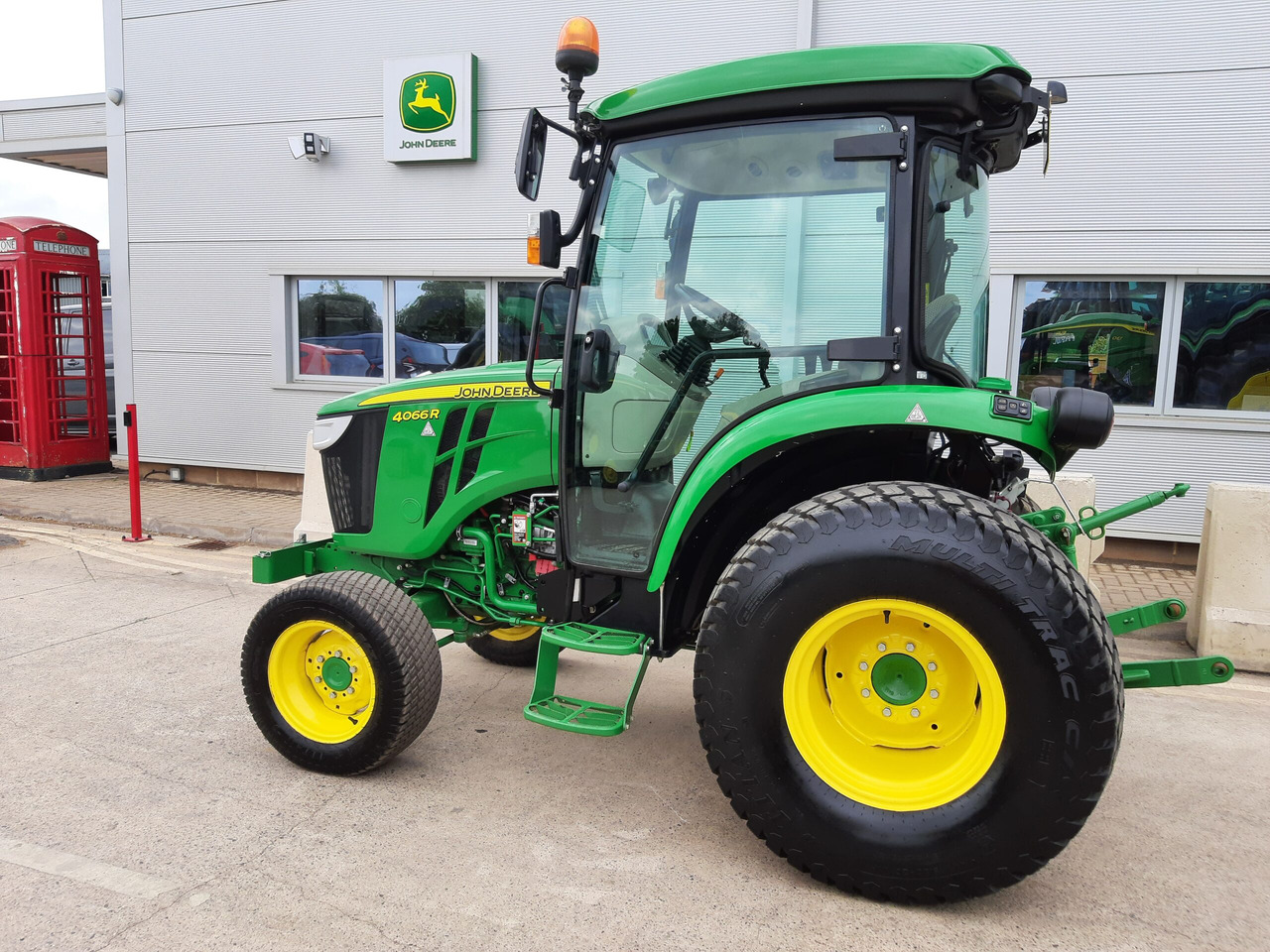 John Deere 4066R Compact Tractor - 스트래들 트랙터 : 사진 1 John Deere 4066R Compact Tractor - 스트래들 트랙터 : 사진 1