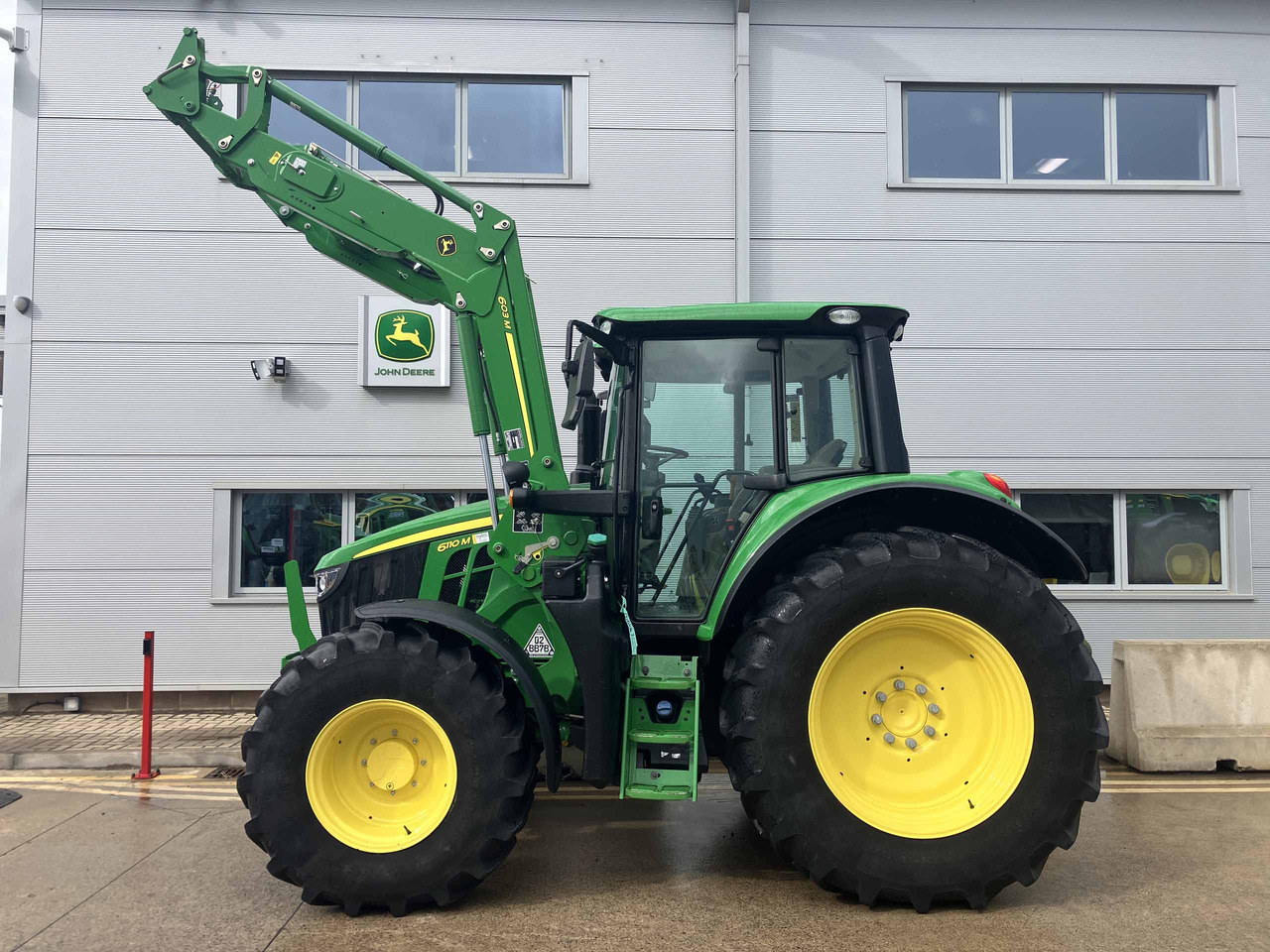 John Deere 6110M - 장궤형 트랙터 : 사진 2 John Deere 6110M - 장궤형 트랙터 : 사진 2