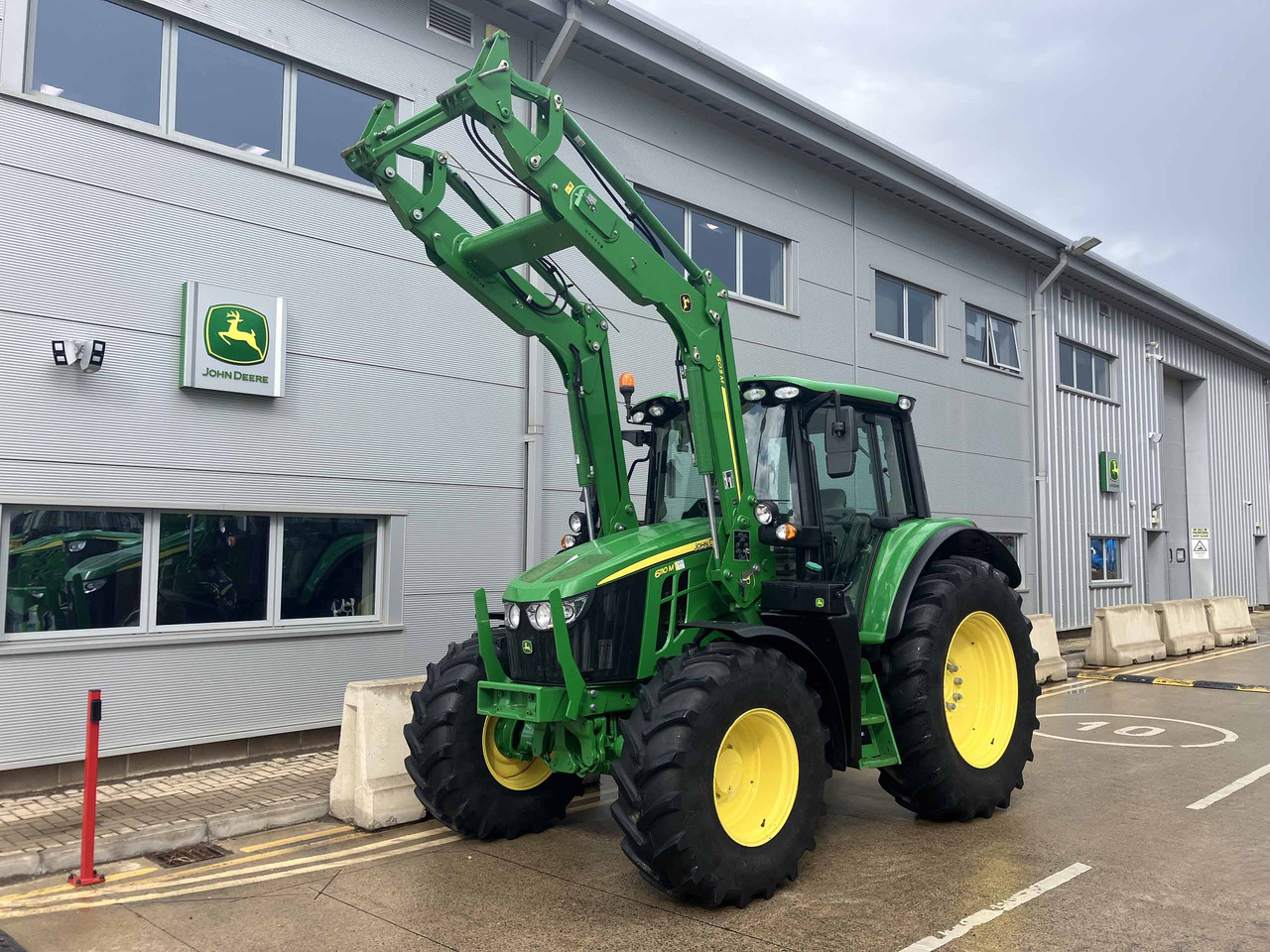 John Deere 6110M - 장궤형 트랙터 : 사진 1 John Deere 6110M - 장궤형 트랙터 : 사진 1