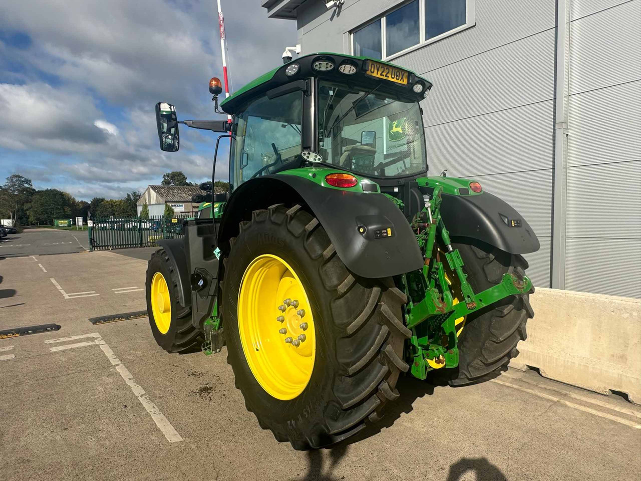 John Deere 6215R - 장궤형 트랙터 : 사진 2 John Deere 6215R - 장궤형 트랙터 : 사진 2