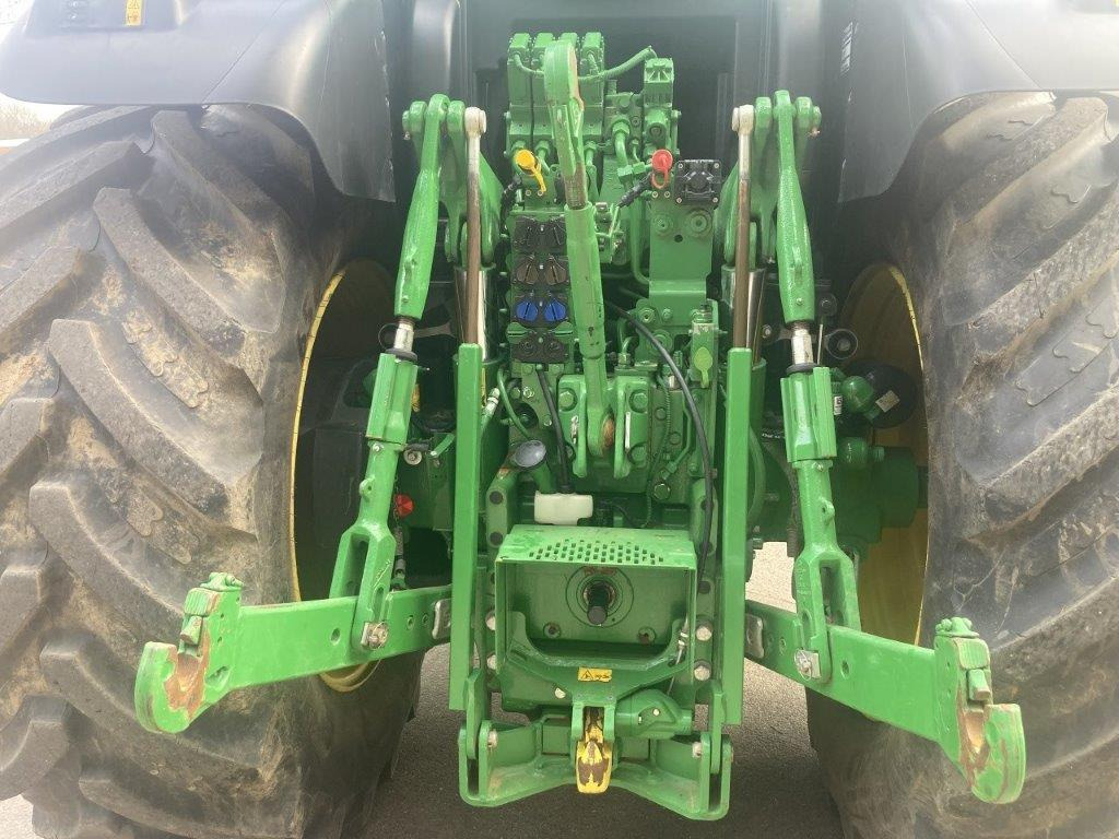 John Deere 6215R - 장궤형 트랙터 : 사진 5 John Deere 6215R - 장궤형 트랙터 : 사진 5