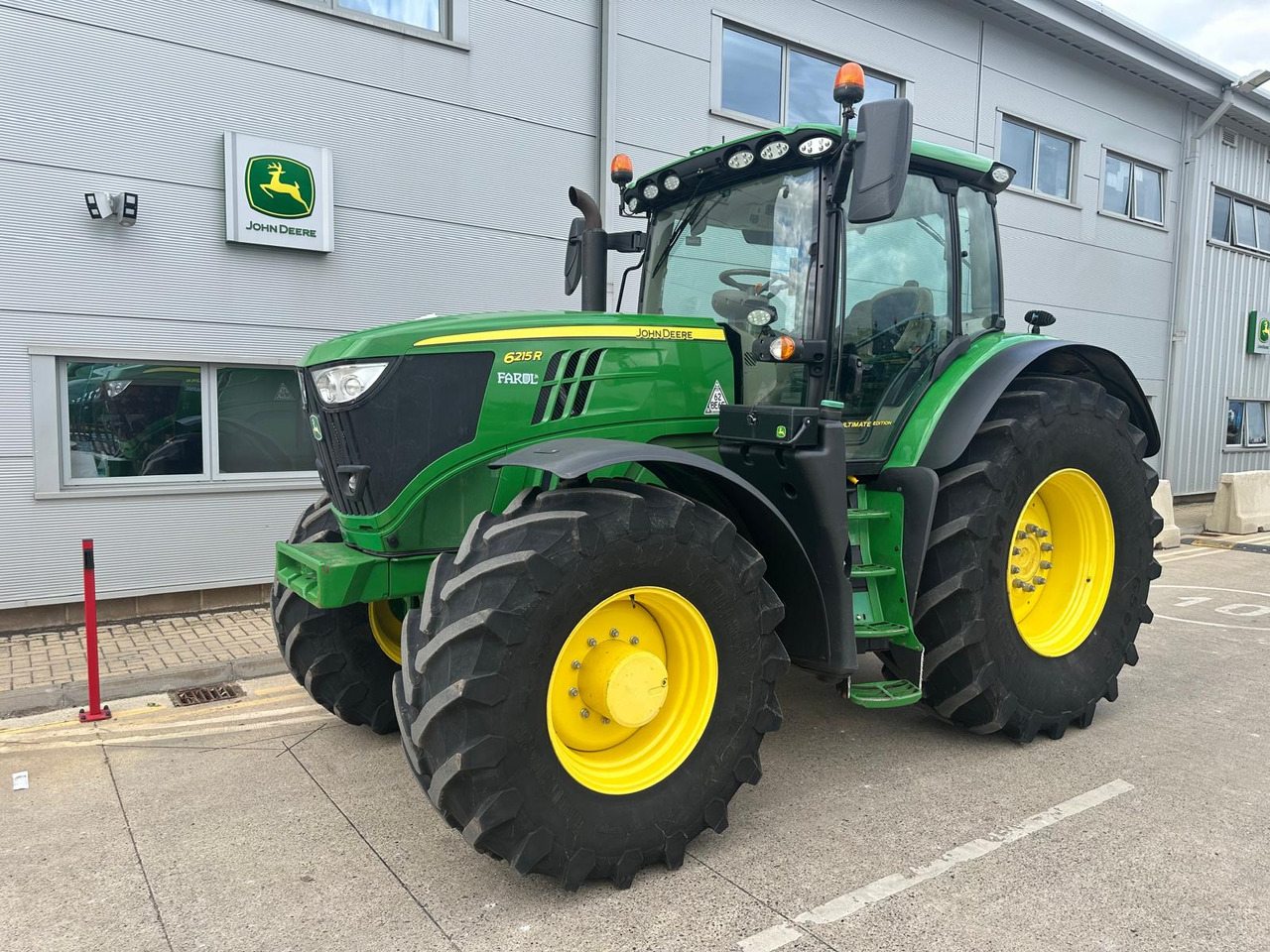 John Deere 6215R - 장궤형 트랙터 : 사진 1 John Deere 6215R - 장궤형 트랙터 : 사진 1