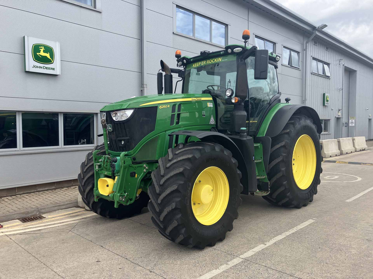 John Deere 6250R - 장궤형 트랙터 : 사진 1 John Deere 6250R - 장궤형 트랙터 : 사진 1