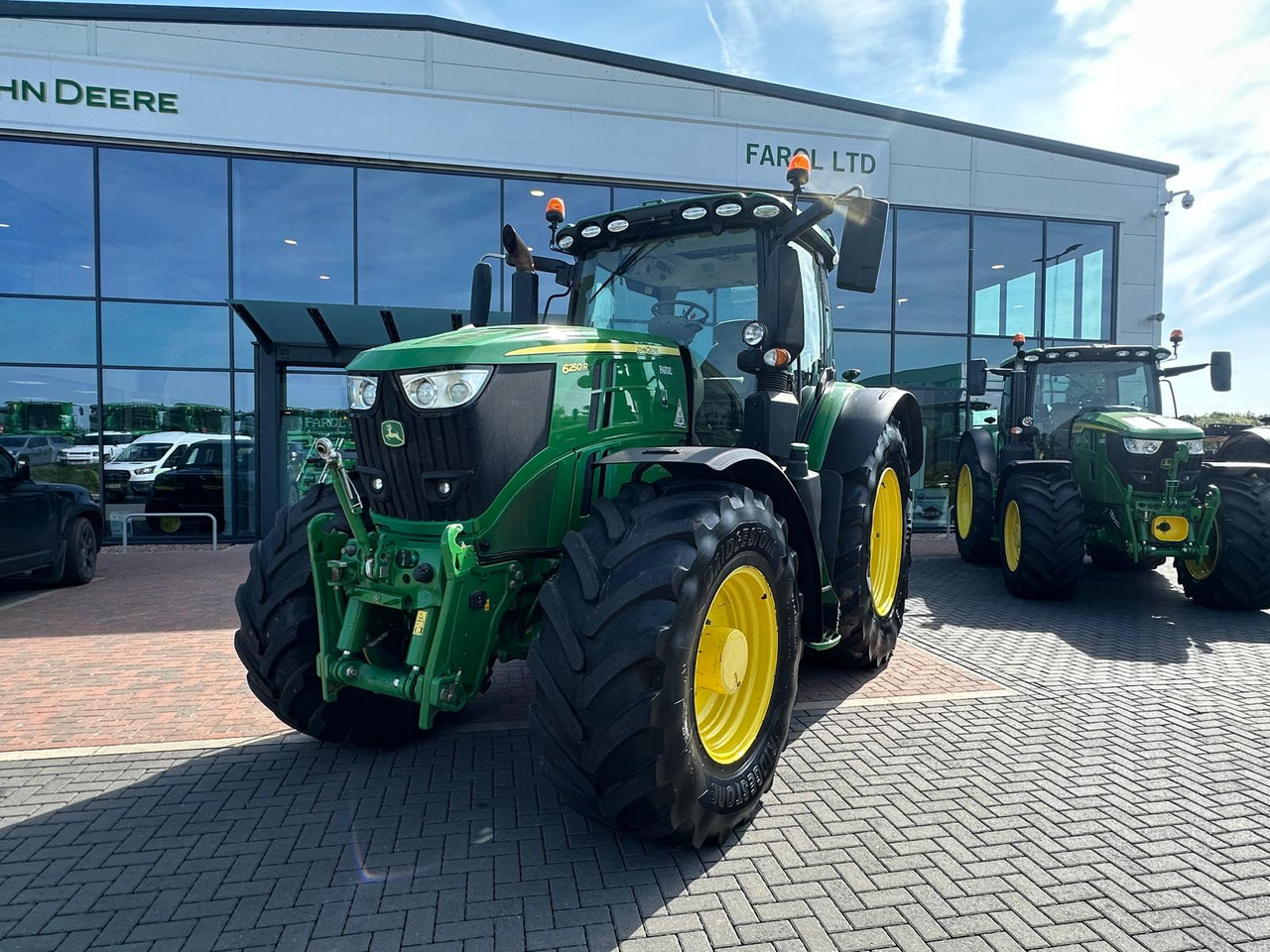 John Deere 6250R - 장궤형 트랙터 : 사진 1 John Deere 6250R - 장궤형 트랙터 : 사진 1