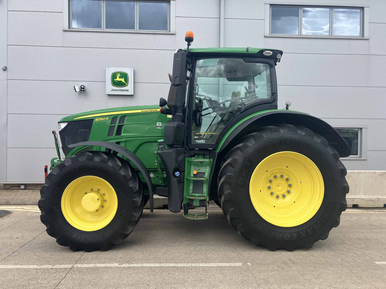 John Deere 6250R - 장궤형 트랙터 : 사진 2 John Deere 6250R - 장궤형 트랙터 : 사진 2