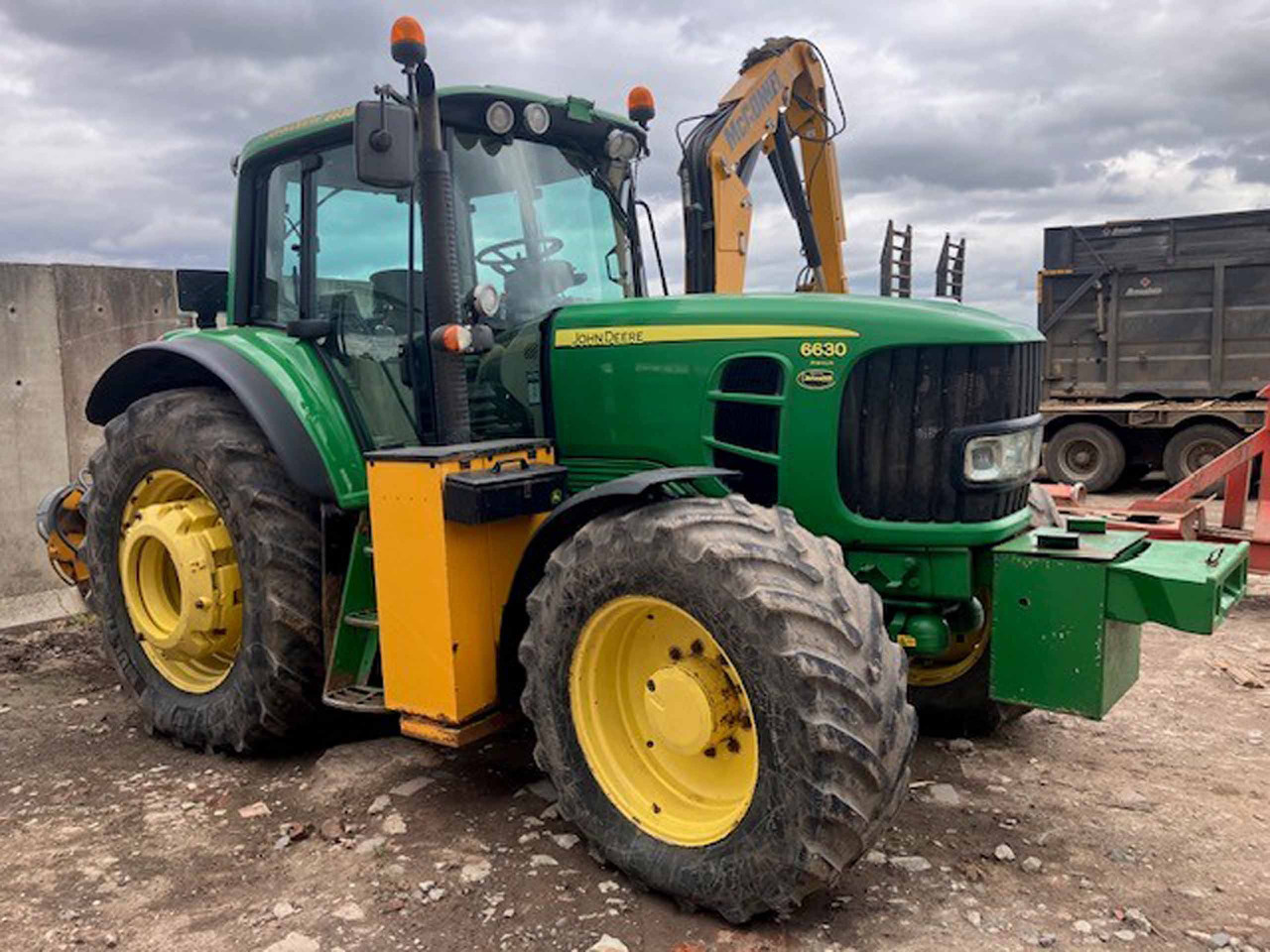 John Deere 6630 Premium + McConnel Mid mount hedgecutter - 장궤형 트랙터 : 사진 2 John Deere 6630 Premium + McConnel Mid mount hedgecutter - 장궤형 트랙터 : 사진 2