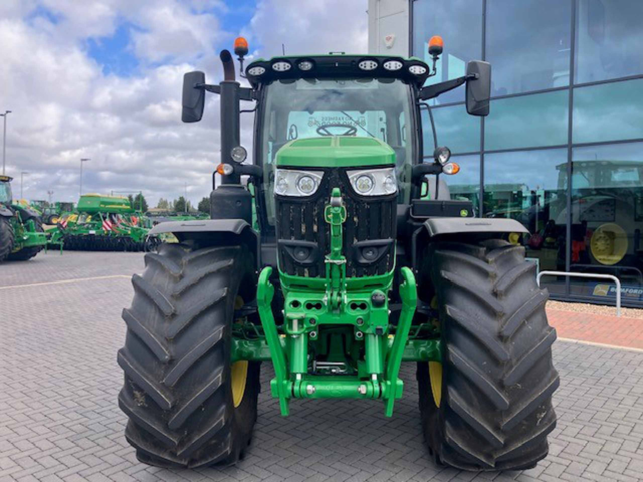 John Deere 6R 195 - 장궤형 트랙터 : 사진 2 John Deere 6R 195 - 장궤형 트랙터 : 사진 2