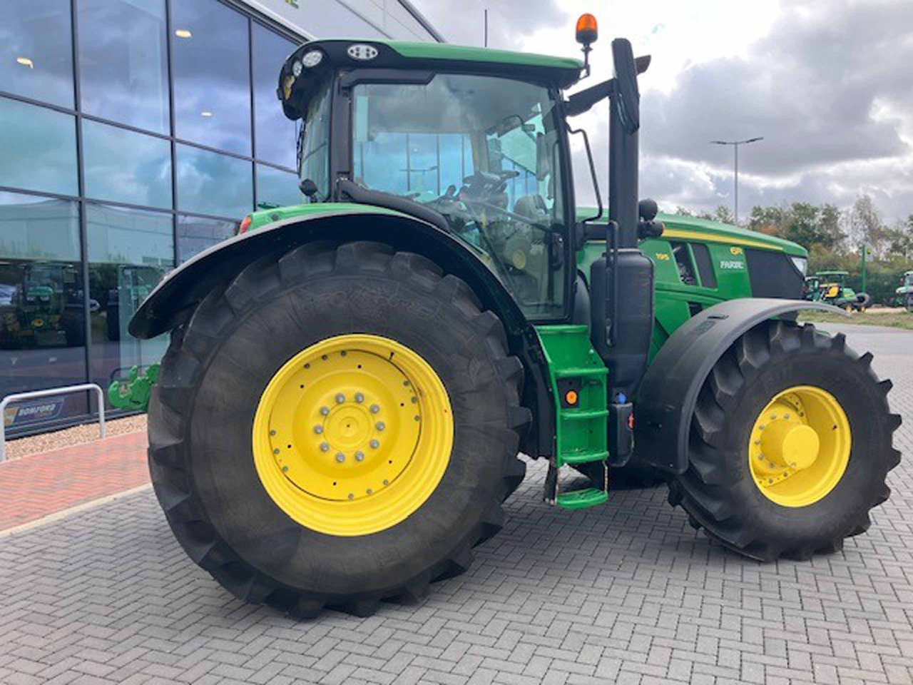 John Deere 6R 195 - 장궤형 트랙터 : 사진 4 John Deere 6R 195 - 장궤형 트랙터 : 사진 4