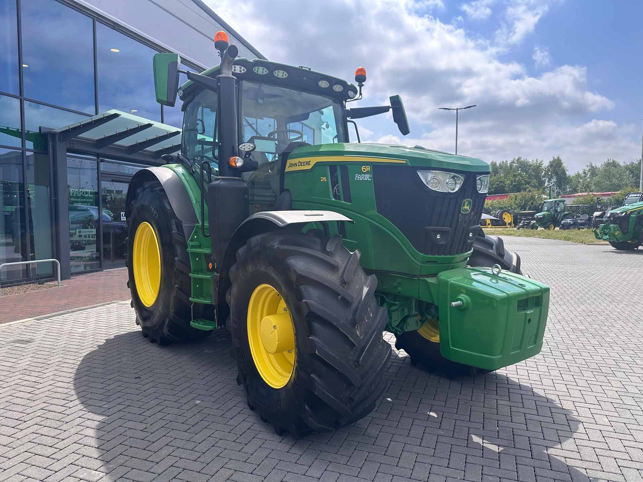 John Deere 6R 215 - 장궤형 트랙터 : 사진 1 John Deere 6R 215 - 장궤형 트랙터 : 사진 1