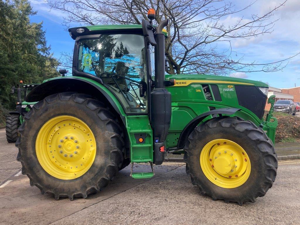 John Deere 6R 215 - 장궤형 트랙터 : 사진 1 John Deere 6R 215 - 장궤형 트랙터 : 사진 1