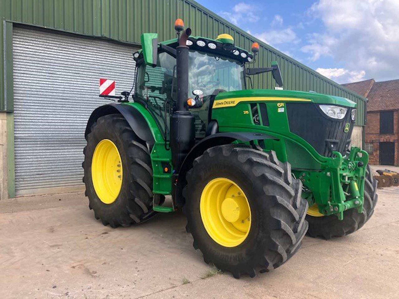 John Deere 6R 215 - 장궤형 트랙터 : 사진 2 John Deere 6R 215 - 장궤형 트랙터 : 사진 2