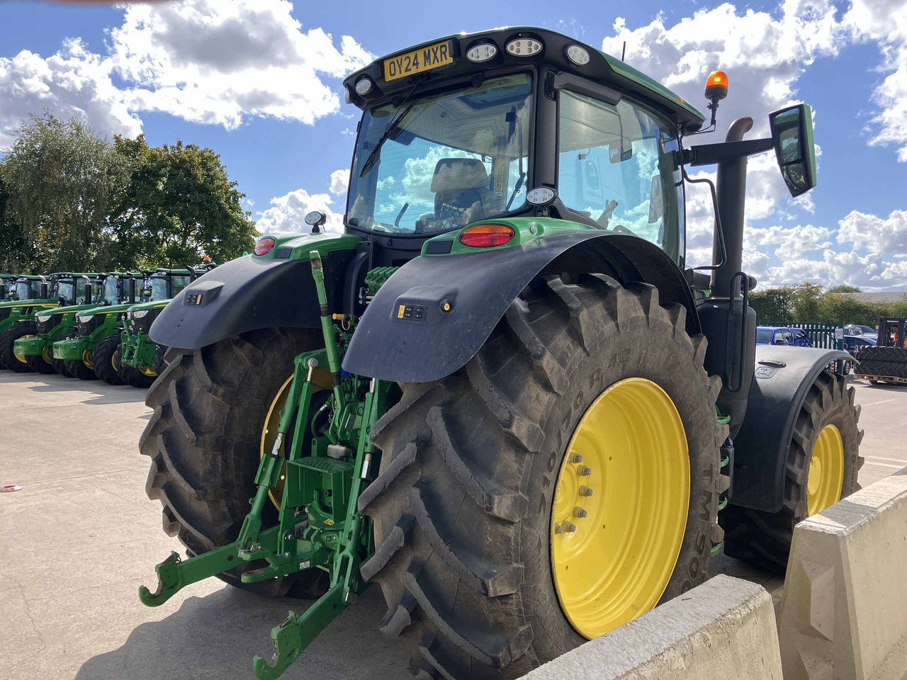 John Deere 6R 215 - 장궤형 트랙터 : 사진 5 John Deere 6R 215 - 장궤형 트랙터 : 사진 5