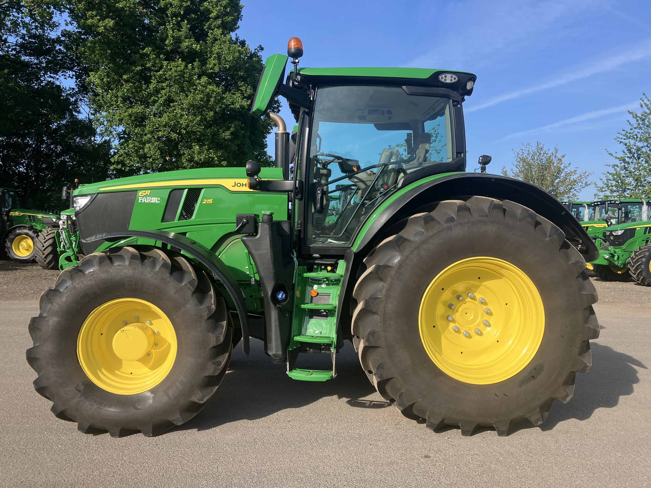 John Deere 6R 215 - 장궤형 트랙터 : 사진 2 John Deere 6R 215 - 장궤형 트랙터 : 사진 2