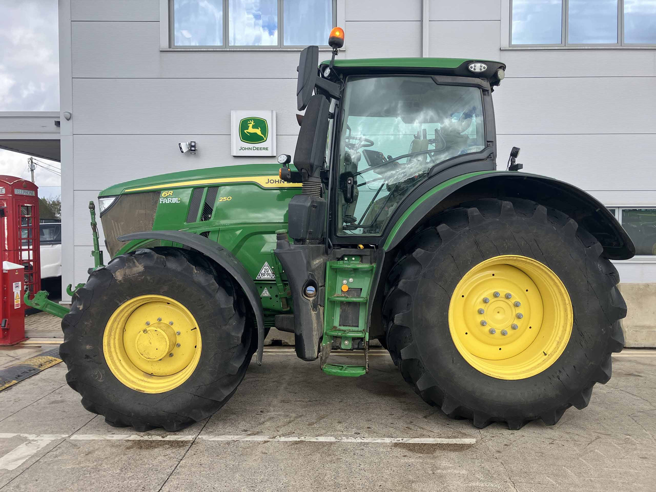John Deere 6R 250 - 장궤형 트랙터 : 사진 2 John Deere 6R 250 - 장궤형 트랙터 : 사진 2