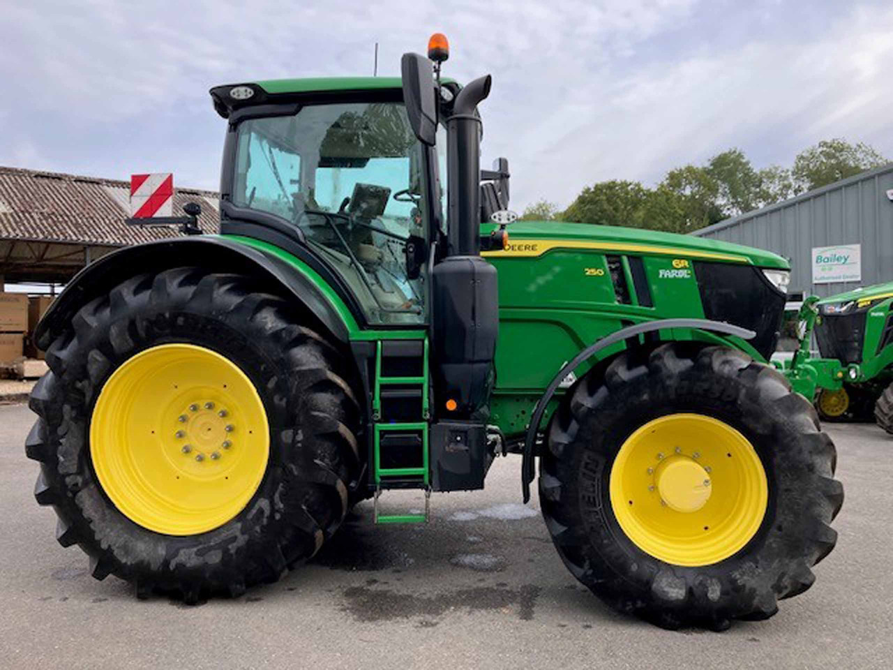 John Deere 6R 250 - 장궤형 트랙터 : 사진 5 John Deere 6R 250 - 장궤형 트랙터 : 사진 5