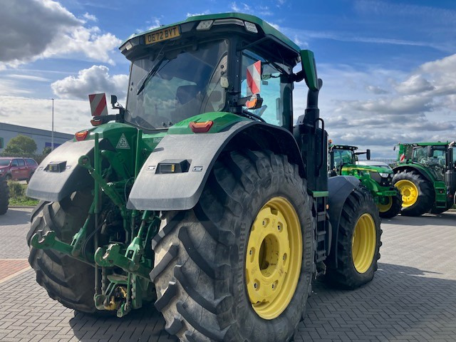John Deere 7R 330 - 장궤형 트랙터 : 사진 4 John Deere 7R 330 - 장궤형 트랙터 : 사진 4