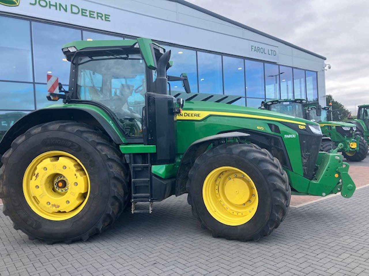 John Deere 8R 410 - 장궤형 트랙터 : 사진 1 John Deere 8R 410 - 장궤형 트랙터 : 사진 1